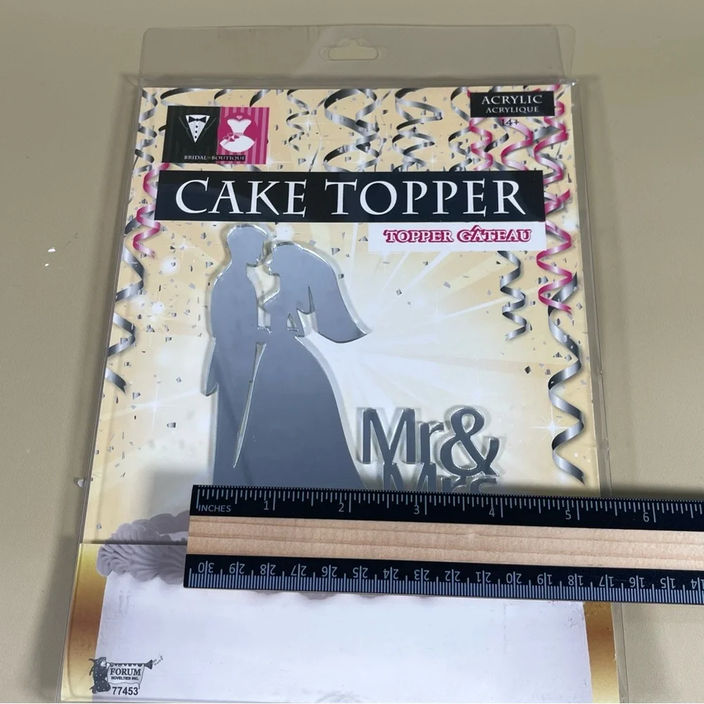NWT Mr & Mrs Acrylic Mirrored Cake Topper